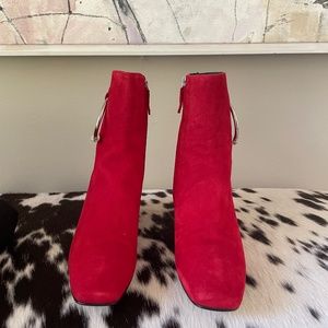 Dorateymur Red Suede Boots